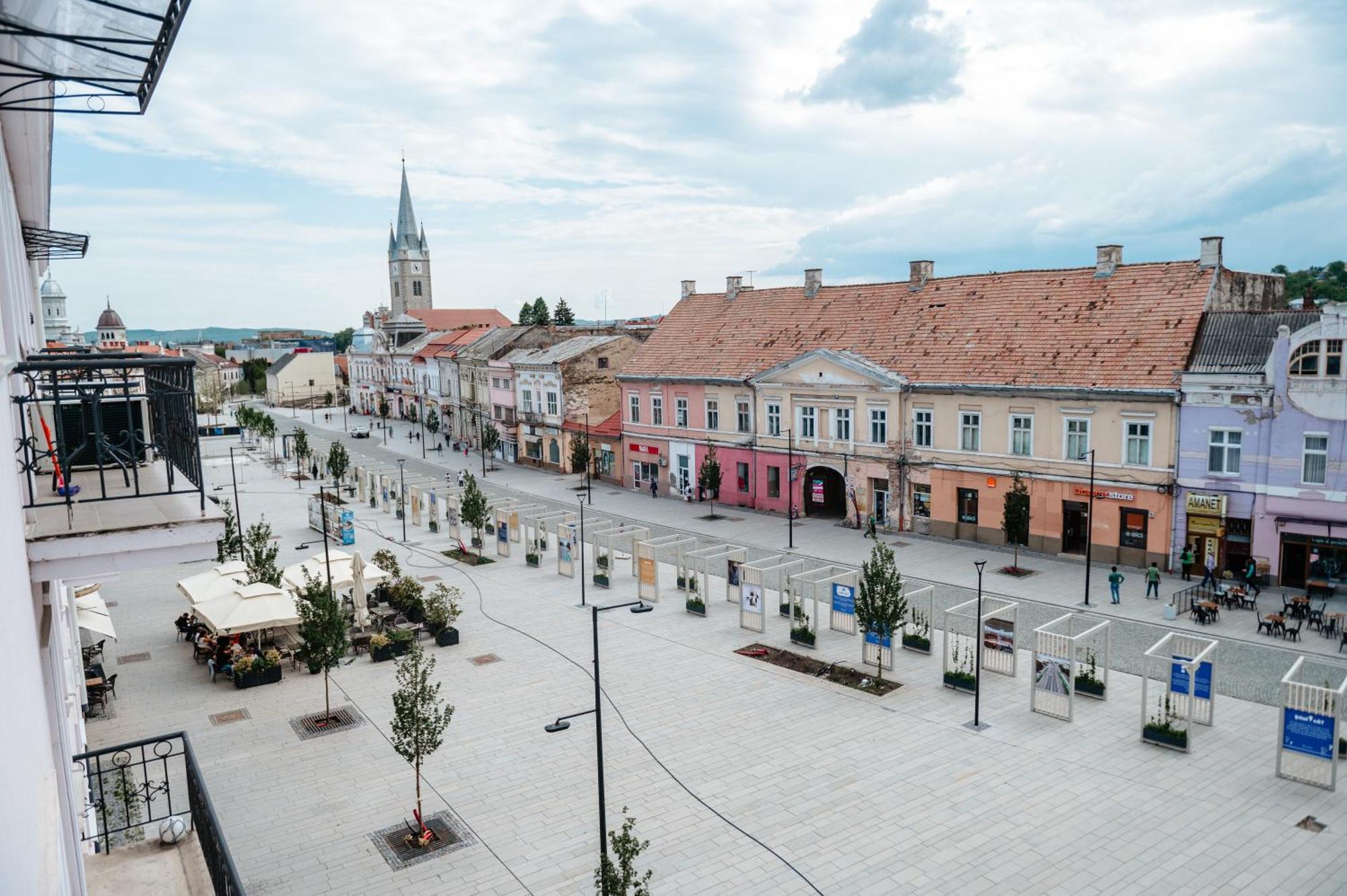 Central Nest Турда Екстериор снимка